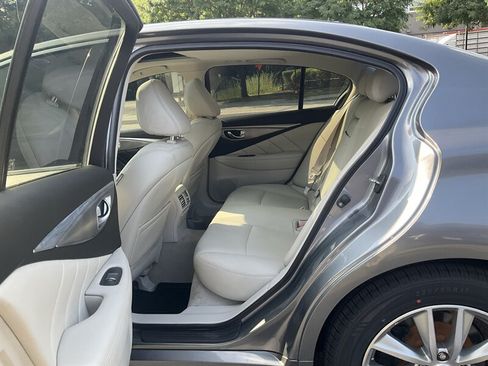 Used 2015 INFINITI Q50 AWD w/ Moonroof Package image 11