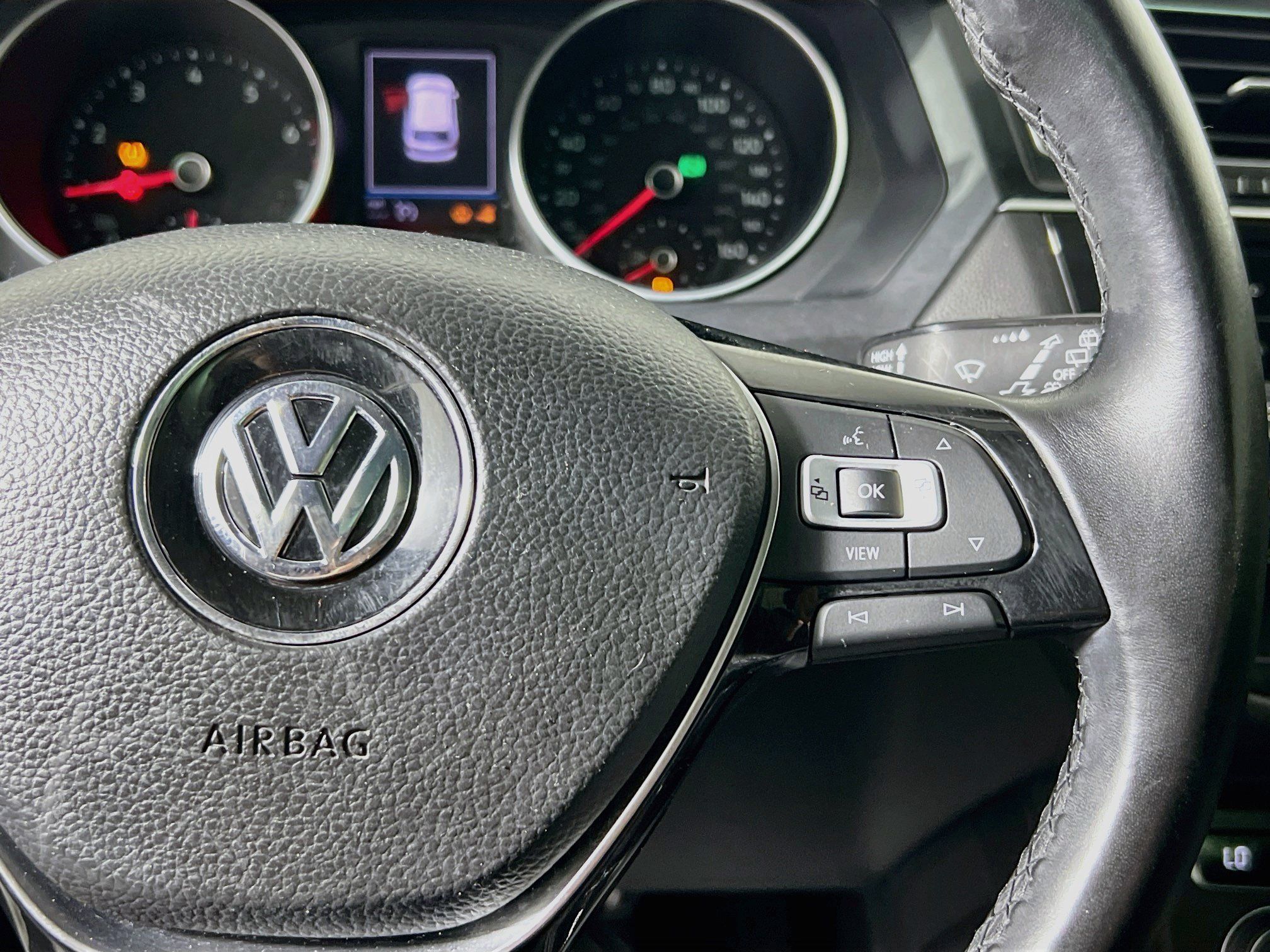 Used 2019 Volkswagen Tiguan SE w/ Panoramic Sunroof Package FWD image 19