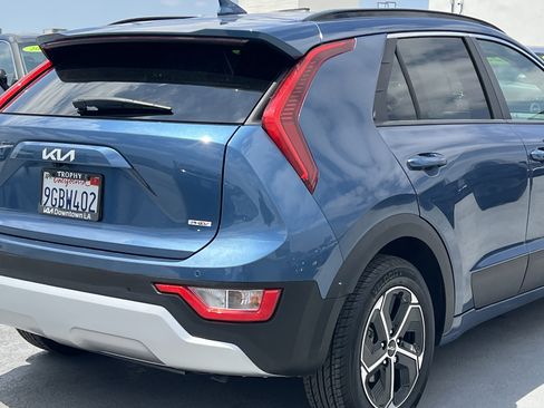 Certified 2023 Kia Niro EX FWD image 8