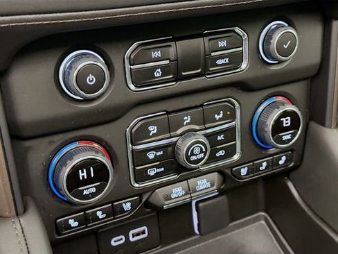 Used 2023 Chevrolet Tahoe High Country image 18