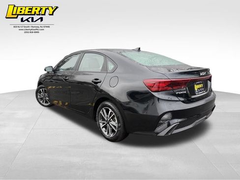 Used 2024 Kia Forte LXS FWD image 5
