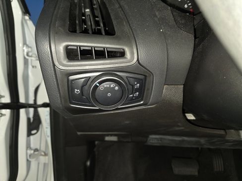 Used 2016 Ford Focus SE w/ Reverse Sensing Package image 13