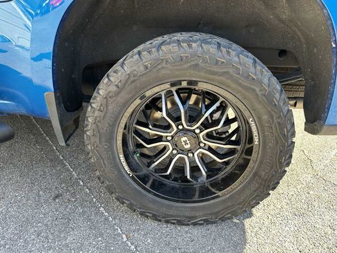 Used 2023 Chevrolet Silverado 1500 RST image 12