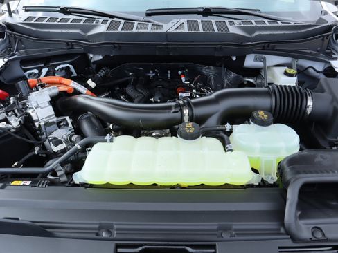 New 2025 Ford F150 Lariat w/ Equipment Group 502A High image 21