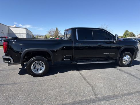 Used 2025 GMC Sierra 3500 SLT w/ SLT Convenience Package AWD/4WD image 8