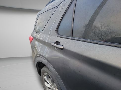 Used 2020 Ford Explorer XLT w/ Equipment Group 202A image 22