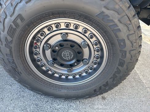 Used 2018 Toyota Tundra SR5 w/ SR5 Upgrade Package image 7