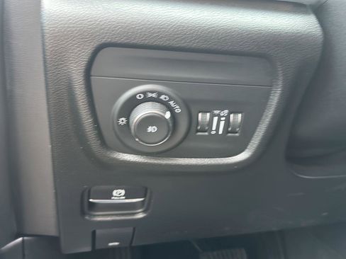 Used 2024 Jeep Grand Cherokee L Limited w/ Luxury Tech Group II AWD/4WD image 9