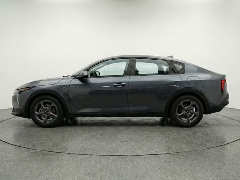Used 2025 Kia K4 LXS image 5