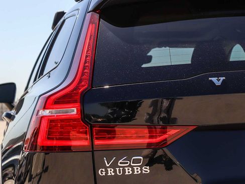 Used 2023 Volvo V60 B5 Cross Country Plus AWD/4WD image 12