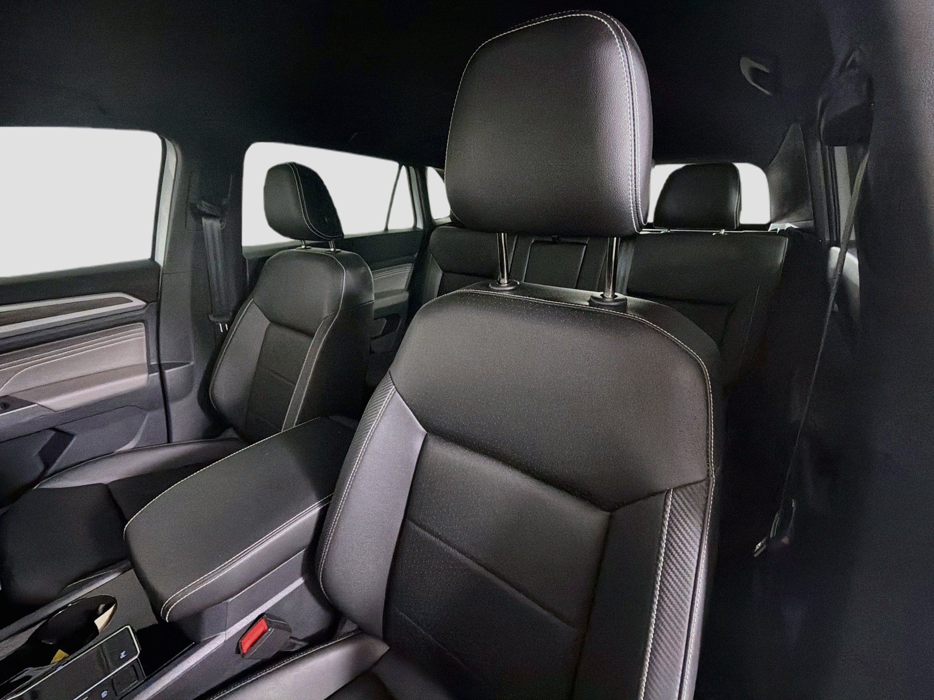 Certified 2023 Volkswagen Atlas Cross Sport SE FWD image 28