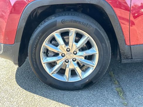 Used 2015 Jeep Cherokee Limited w/ Luxury Group image 11