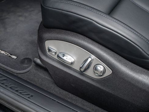 Certified 2026 Porsche Macan AWD/4WD image 31