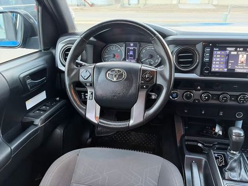 Used 2017 Toyota Tacoma TRD Off-Road w/ Tow Package (A/T) image 27