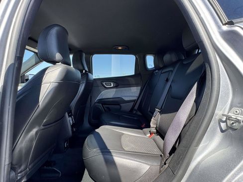 Used 2023 Jeep Compass Latitude AWD/4WD image 19