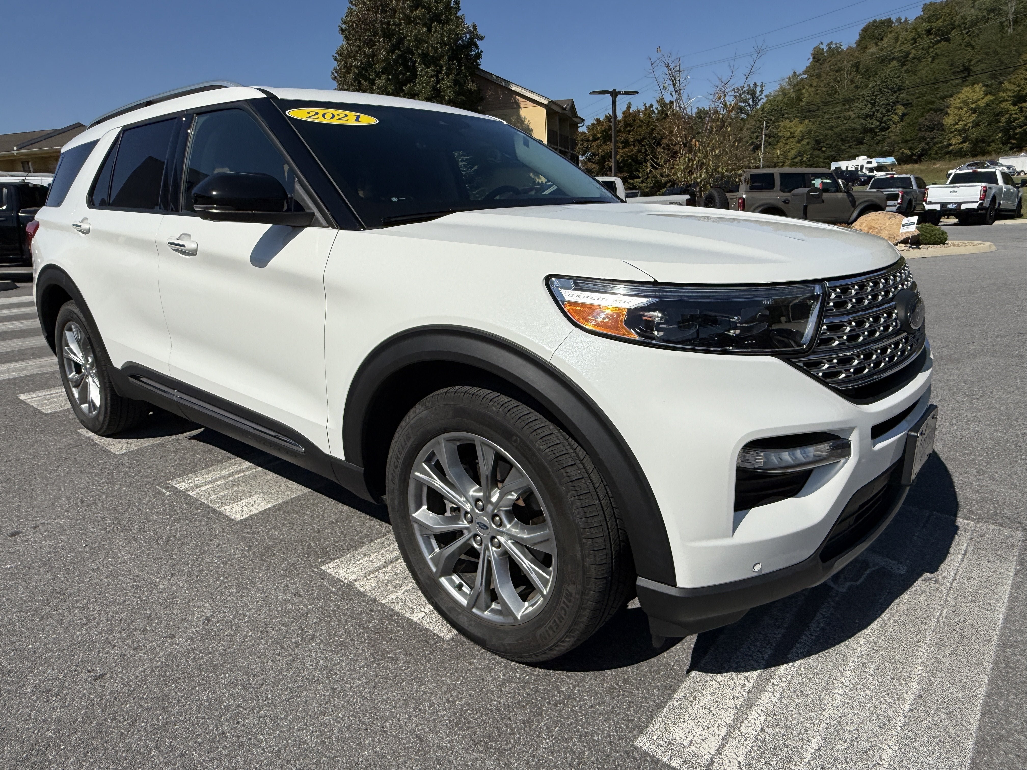 Used 2021 Ford Explorer Limited w/ Class III Trailer Tow Package AWD/4WD image 3