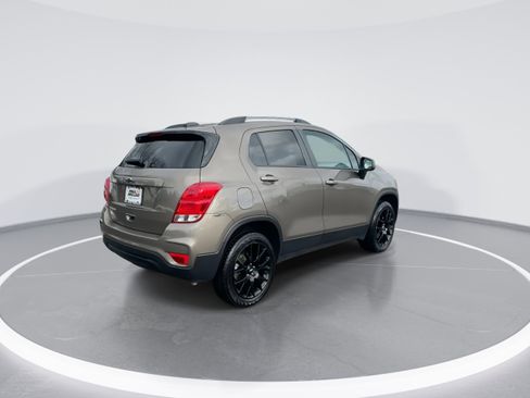 Used 2022 Chevrolet Trax LT w/ Sport Edition image 8