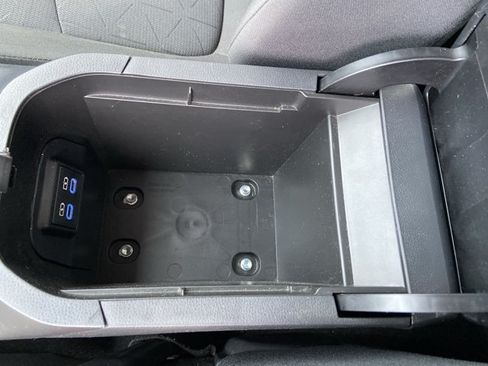 Used 2022 Toyota RAV4 XLE AWD/4WD image 46