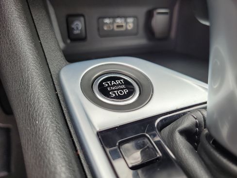 Used 2025 Nissan Sentra SV FWD image 20