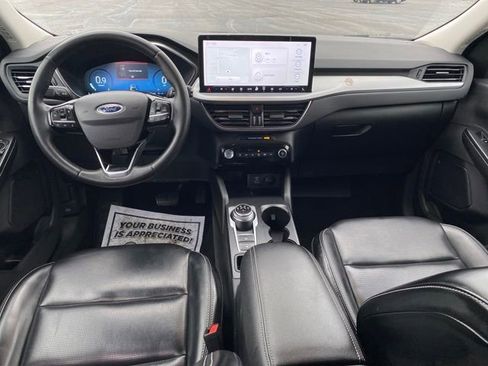 Used 2023 Ford Escape Platinum image 5