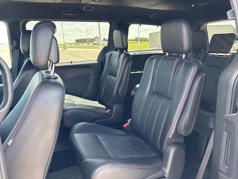 Used 2017 Dodge Grand Caravan GT image 16