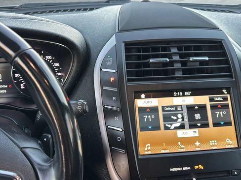 Used 2017 Lincoln MKC Reserve image 34