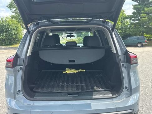 Used 2025 Nissan Rogue SV AWD/4WD image 14