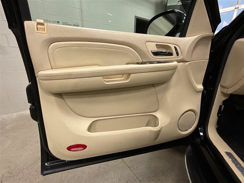 Used 2007 Cadillac Escalade AWD w/ Information Package image 11