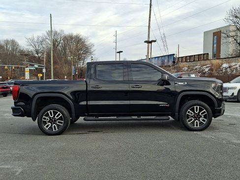 Used 2023 GMC Sierra 1500 AT4 w/ Technology Package image 7