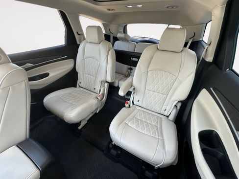 Used 2024 Buick Enclave Avenir w/ Avenir Technology Package FWD image 25