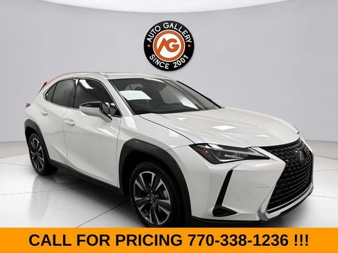 Used 2021 Lexus UX 200 w/ Accessory Package (Z1) FWD image 16