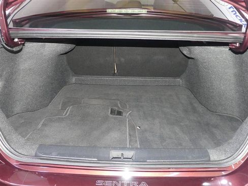 Used 2022 Nissan Sentra SV w/ SV Premium Package FWD image 9