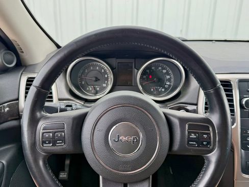 Used 2012 Jeep Grand Cherokee Laredo w/ Laredo E Group AWD/4WD image 24