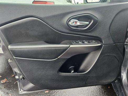 Certified 2021 Jeep Cherokee Latitude Lux w/ Trailer Tow Group image 10