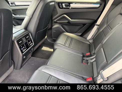 Used 2023 Porsche Cayenne Platinum Edition AWD/4WD image 16