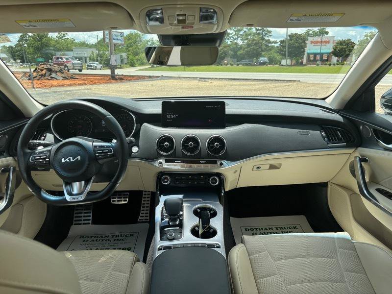 Used 2023 Kia Stinger GT2 RWD image 9