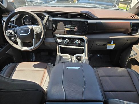 New 2025 GMC Sierra 2500 Denali w/ Technology Package image 18