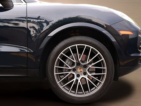 Used 2021 Porsche Cayenne E-Hybrid AWD/4WD image 16