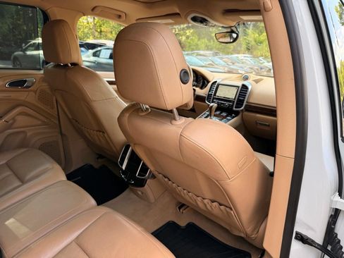 Used 2014 Porsche Cayenne AWD/4WD image 28