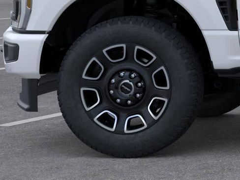 New 2026 Ford F250 Platinum w/ FX4 Off-Road Package image 19
