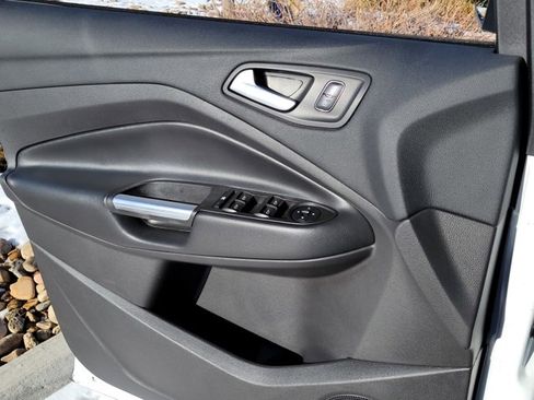 Used 2017 Ford Escape SE image 7