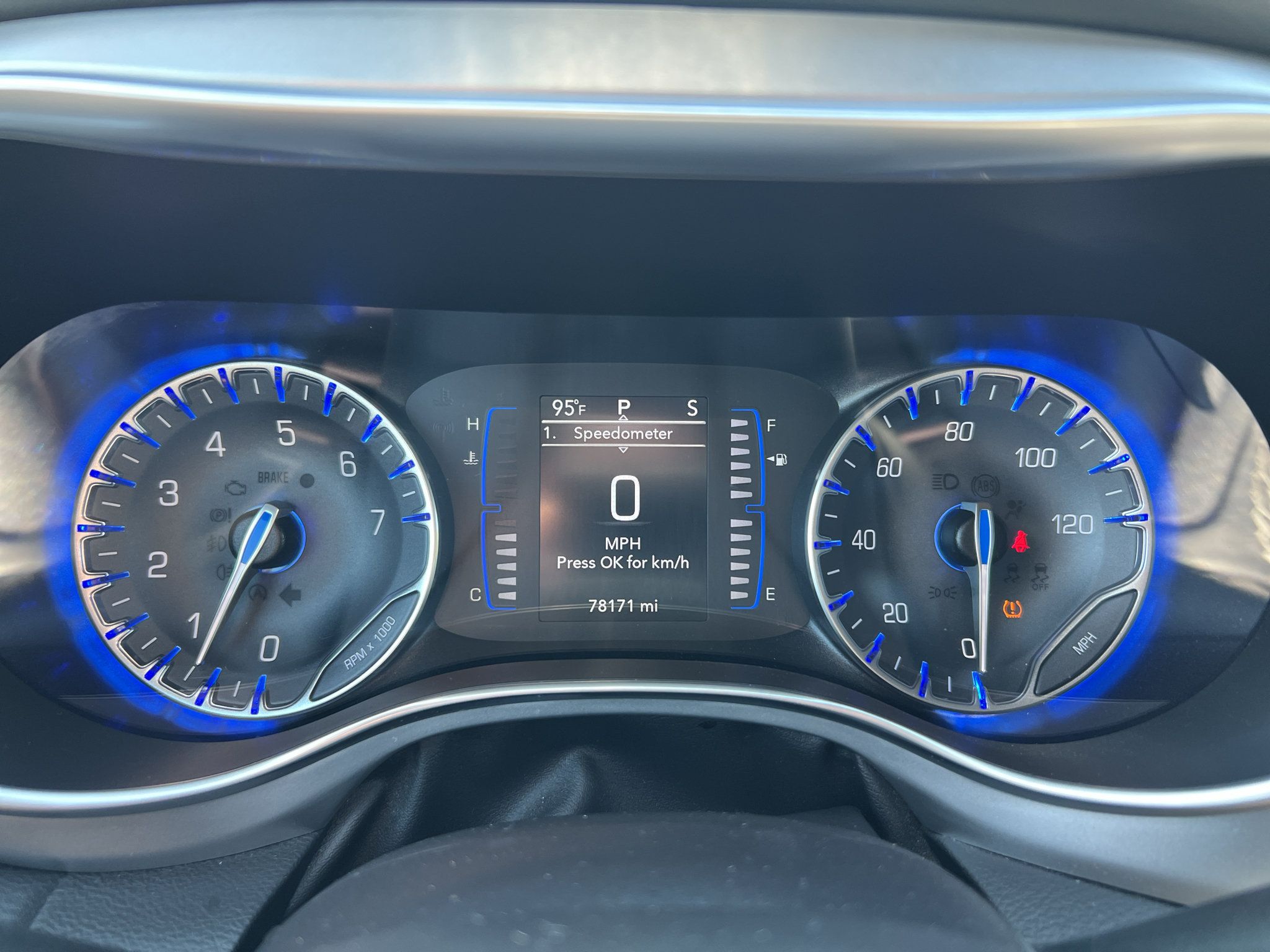 Used 2019 Chrysler Pacifica Touring Plus w/ S Appearance Package FWD image 14