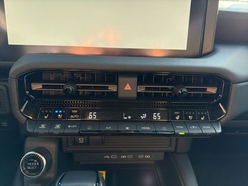 Used 2024 Toyota Land Cruiser image 20