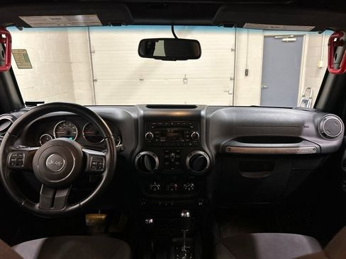 Used 2015 Jeep Wrangler Unlimited Sport w/ Quick Order Package 24S AWD/4WD image 18