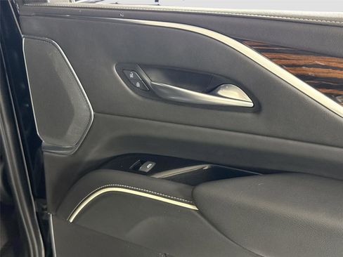 Used 2023 Cadillac Escalade Premium Luxury image 34