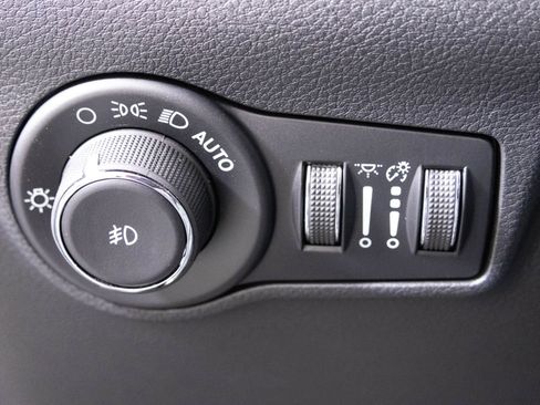 New 2026 Jeep Compass Limited image 18