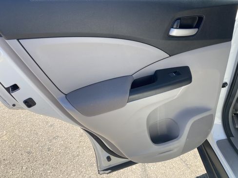 Used 2014 Honda CR-V LX image 17