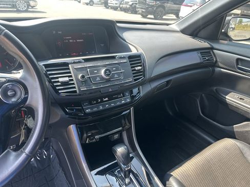 Used 2017 Honda Accord Sport image 22