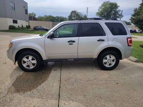 Used 2009 Ford Escape XLT FWD image 2