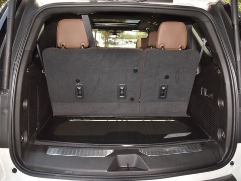 Used 2021 Chevrolet Tahoe High Country w/ Premium Package RWD image 41